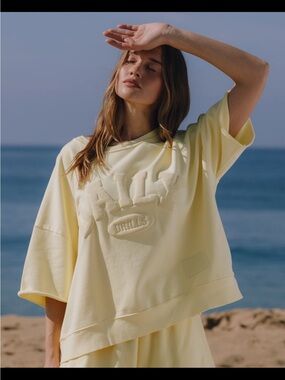 Daily drills cropped sleeve crew in lemonade
